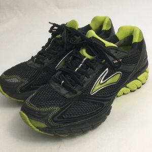 Brooks Ghost 5 women’s sz 9 blk/green